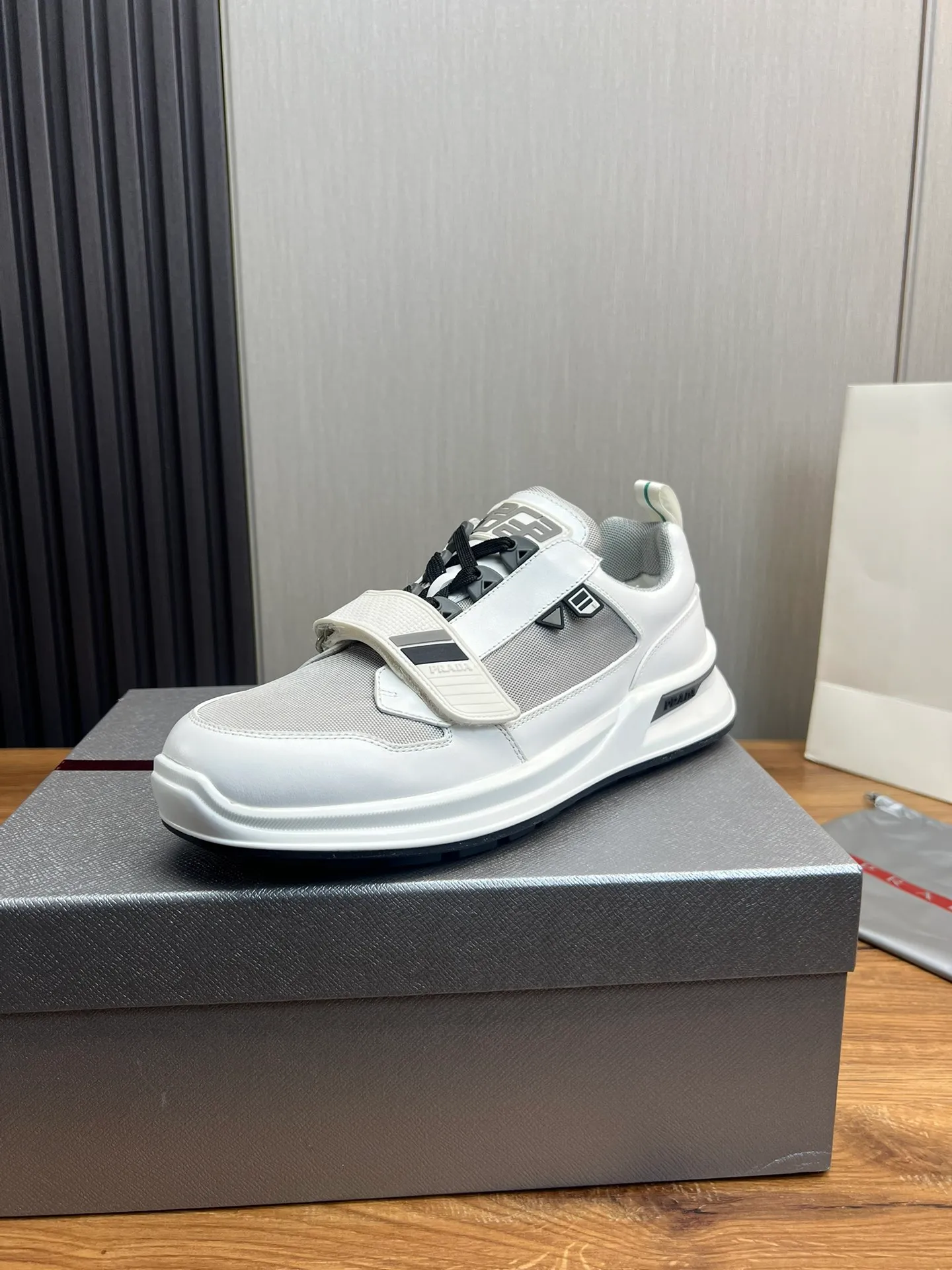 Men's shoes 💰620💰 [PRADA] Men's shoes are popular in the counter, official website is synchronized, high-quality shipments ✔️Original cowhide stitching mesh + cowhide lining, 1🆚1 replica, original original bottom, 38-45 (45 customized, non-refundable)